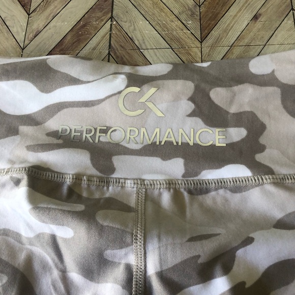 Calvin Klein Performance Wick Shorts Leggings S/P/CH. Light Camouflage - Picture 4 of 7